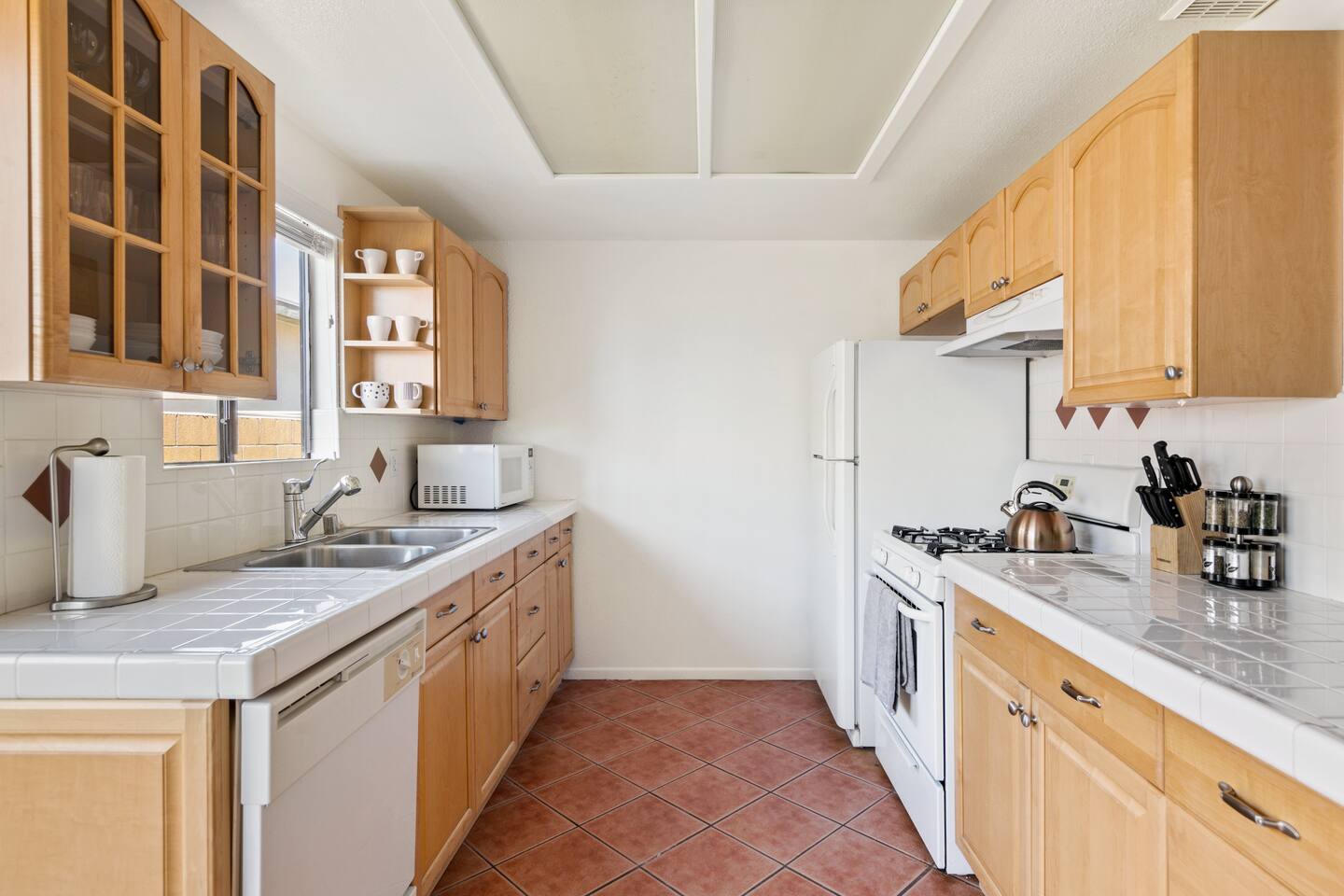 Desert Mid-Century Inspired Apt 2BR/2BA