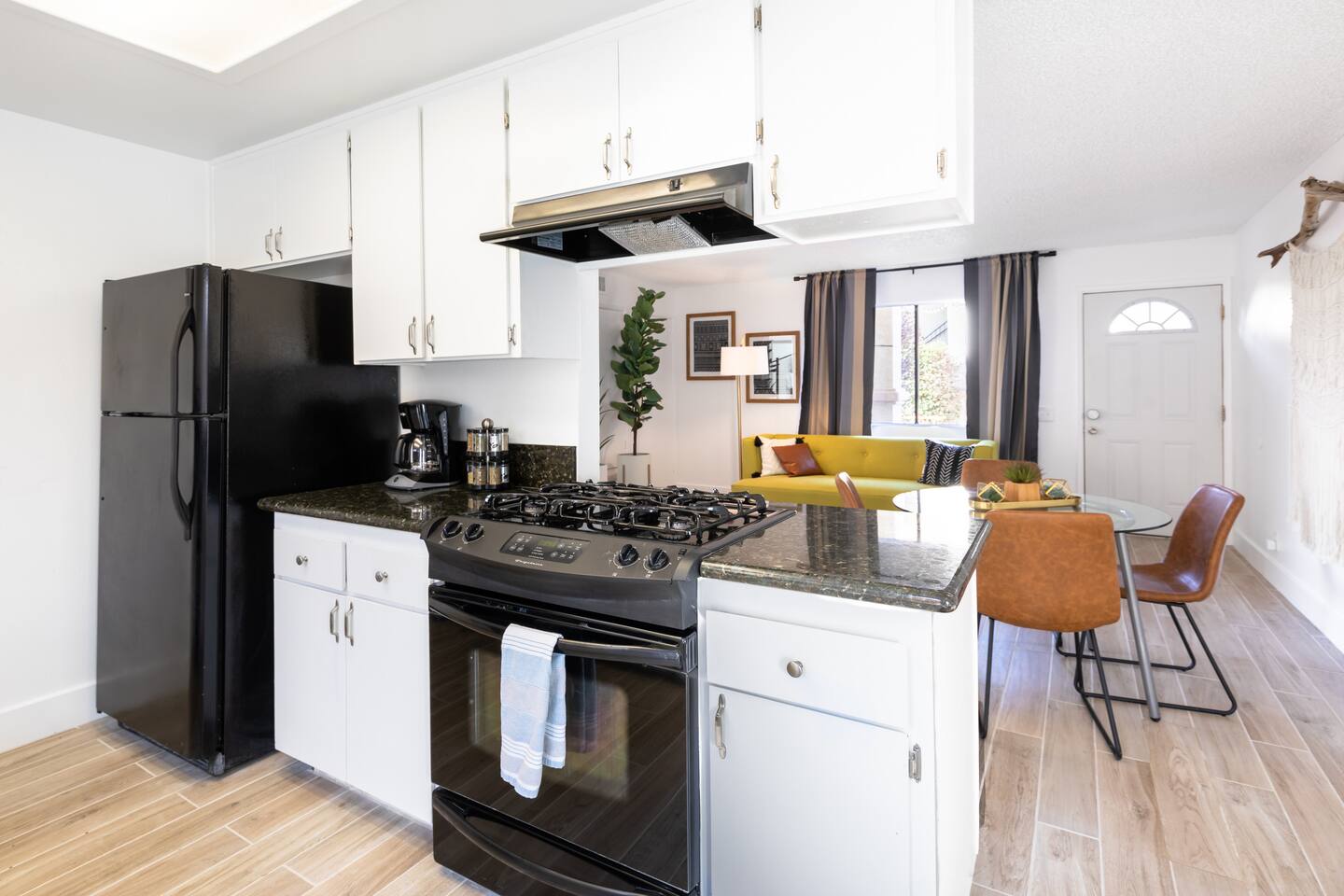 Desert Gem -Spacious, Welcoming, 2BR