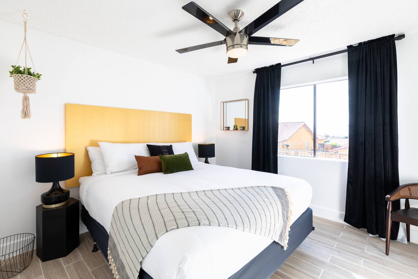 Desert Gem -Spacious, Welcoming, 2BR