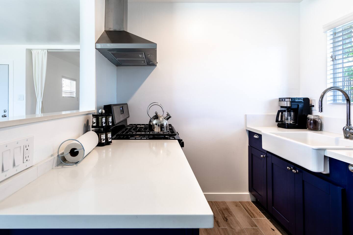 Cute Full Kitchen Studio
