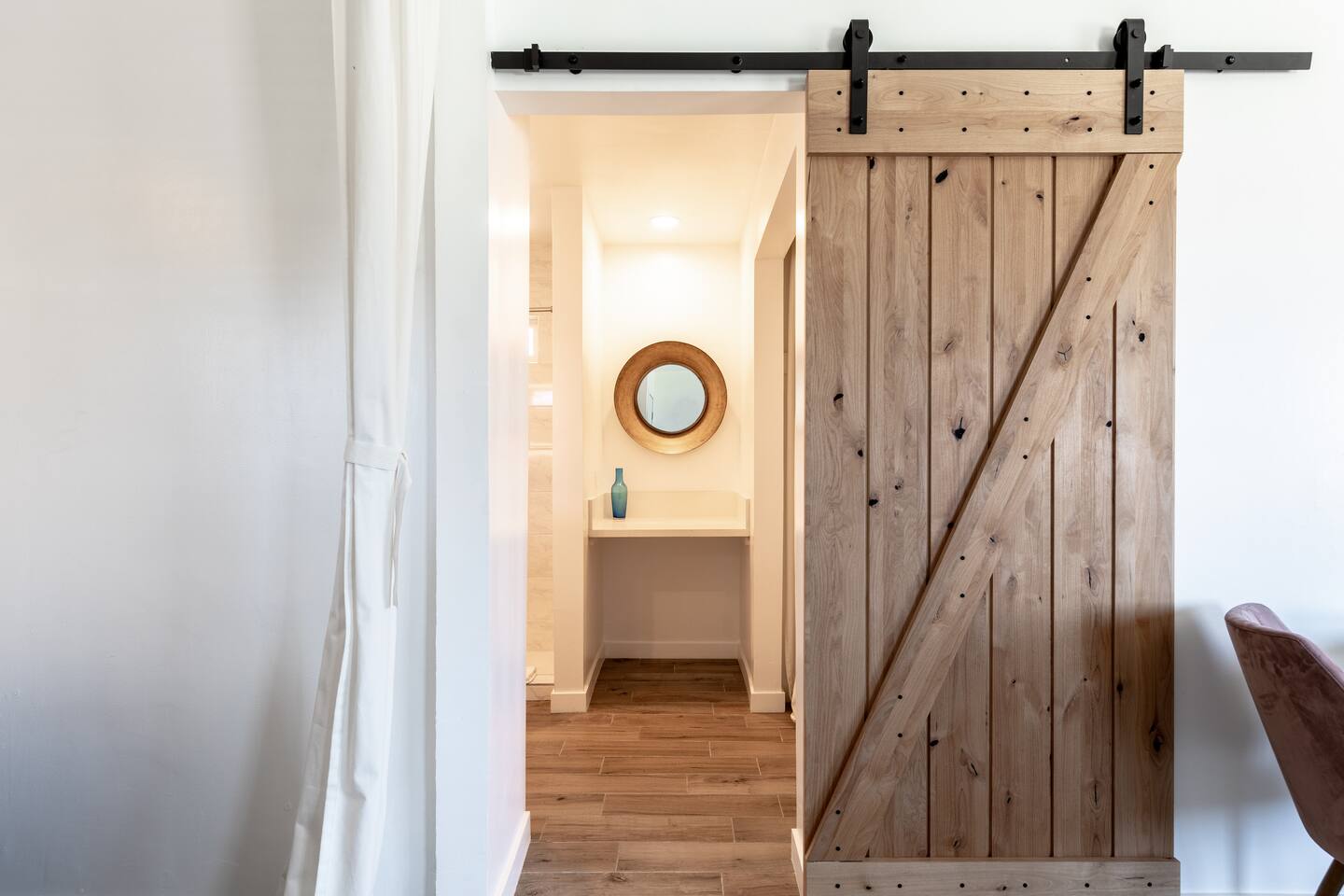 Cute Full Kitchen Studio
