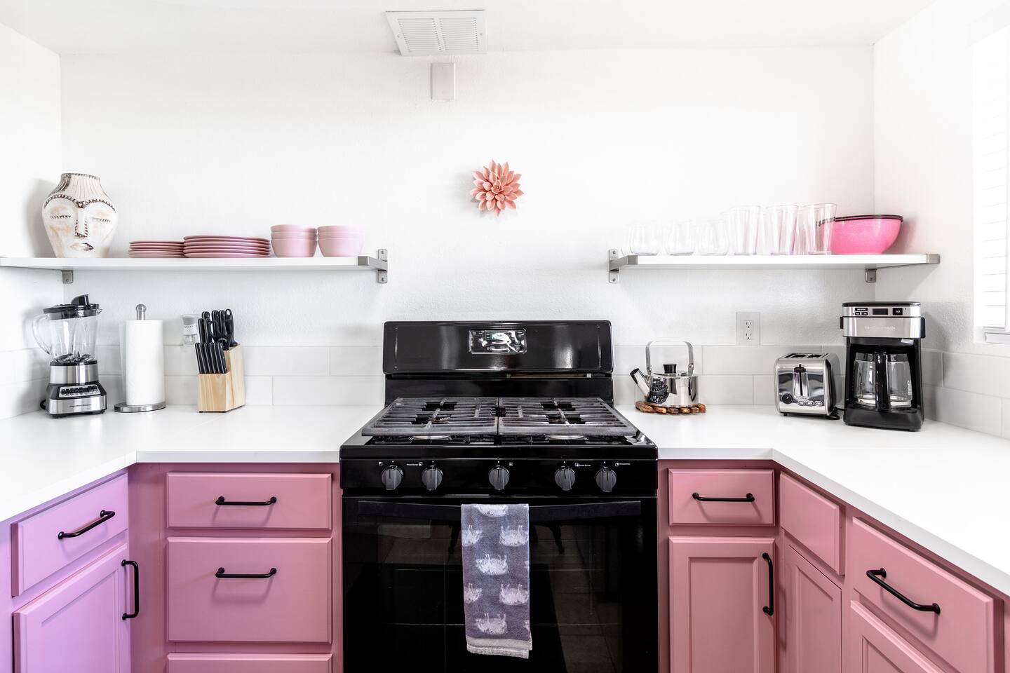 Pretty In Pink w/ Back Yard/2BR/2 Bath