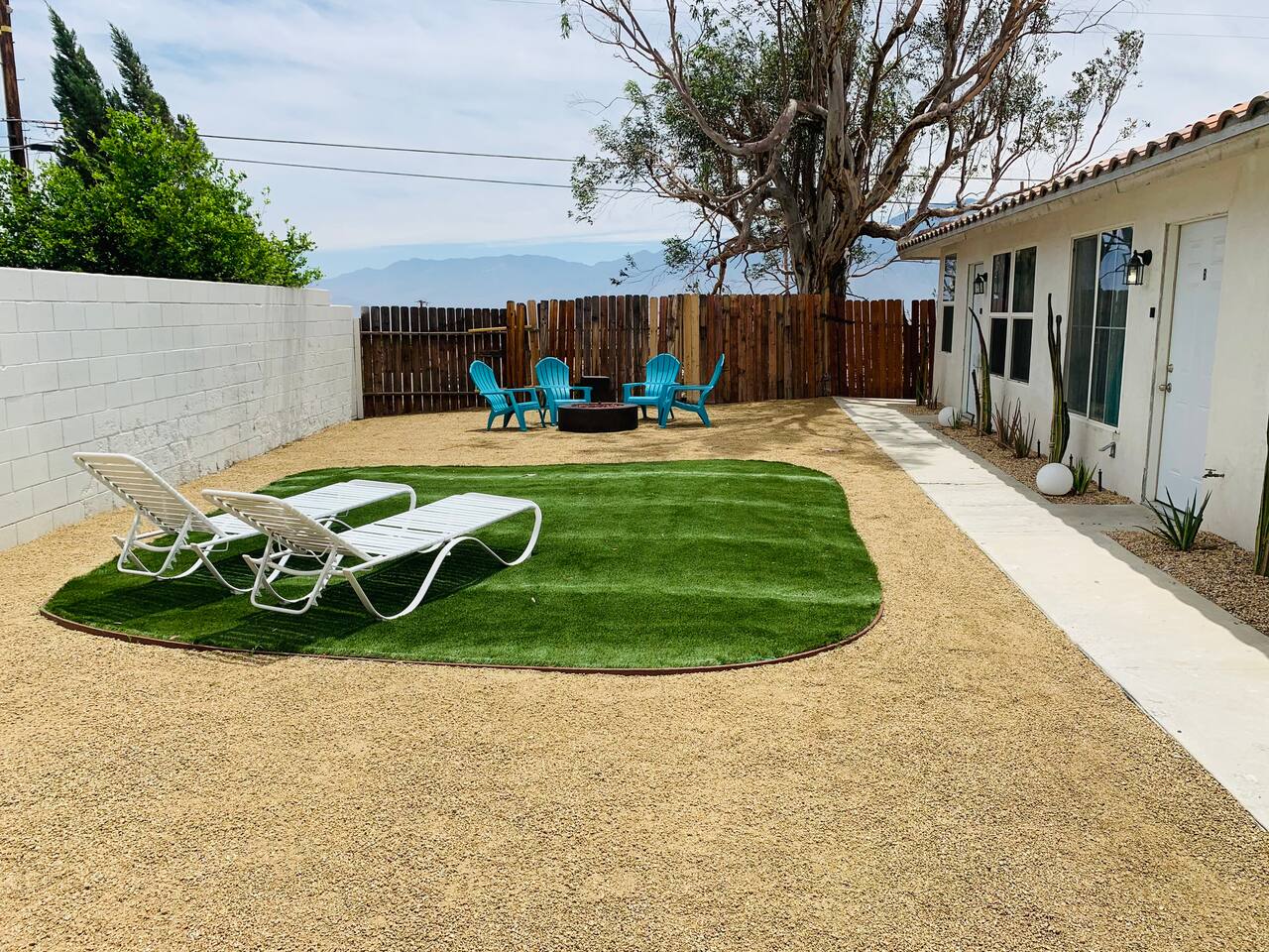 Striking Black & White Apt w Gated Entrance & Yard