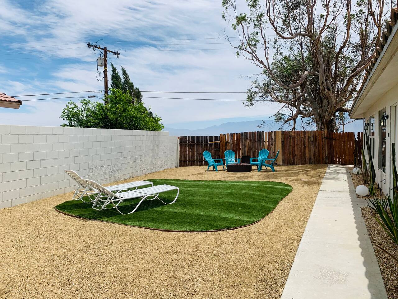 Breezy-2BR-Gated Unit w Kitchenette