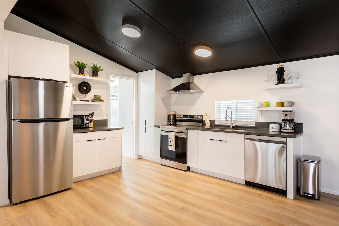 Gated HOUSE +Pool Above Ground/2BR 2Bath