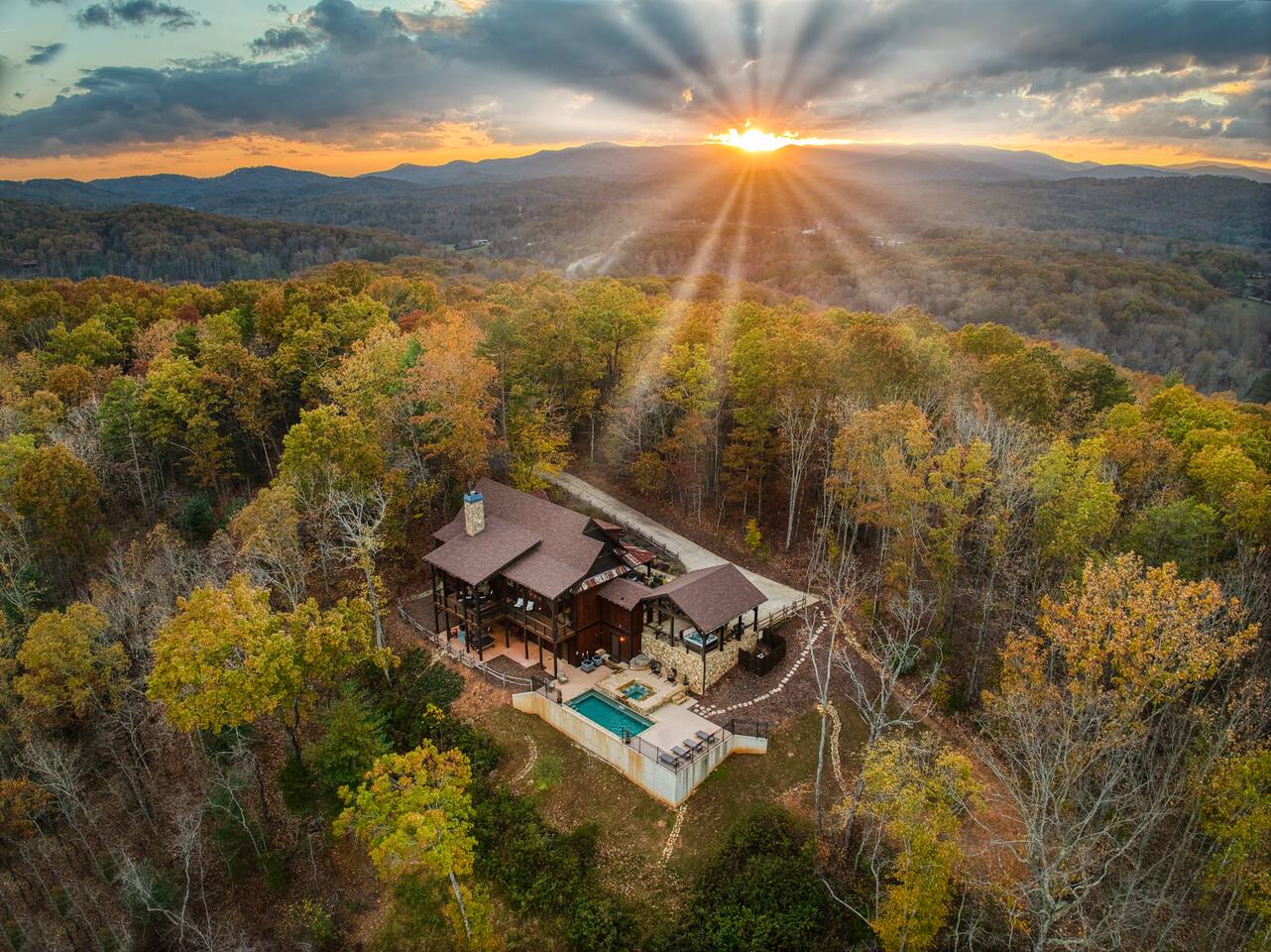 Spectacular Views | POOL | FirePit | GameRoom — Blue Ridge — vacation rental