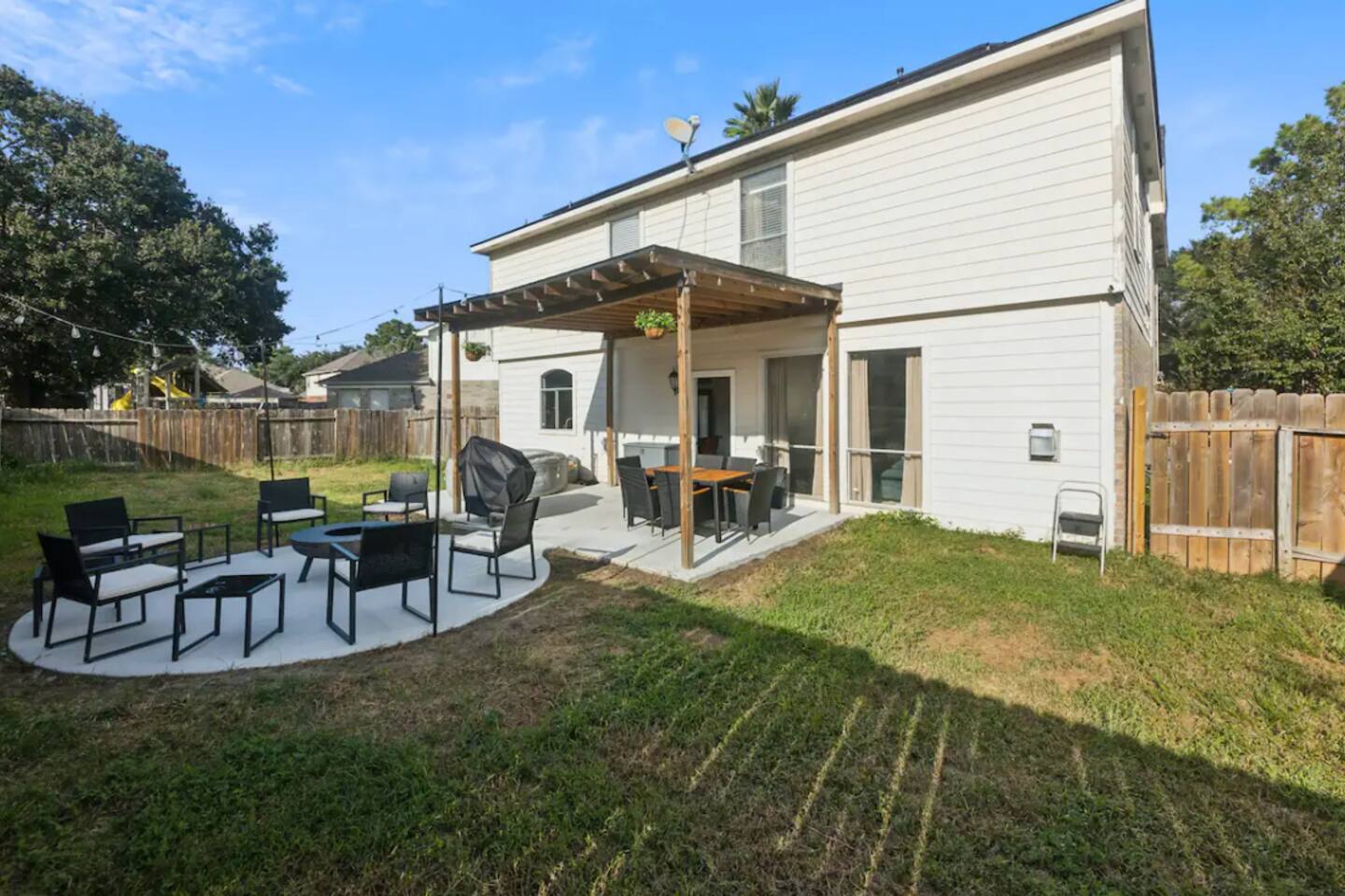 Vintage Texan Cypress Retreat w/ Games & Hot Tub