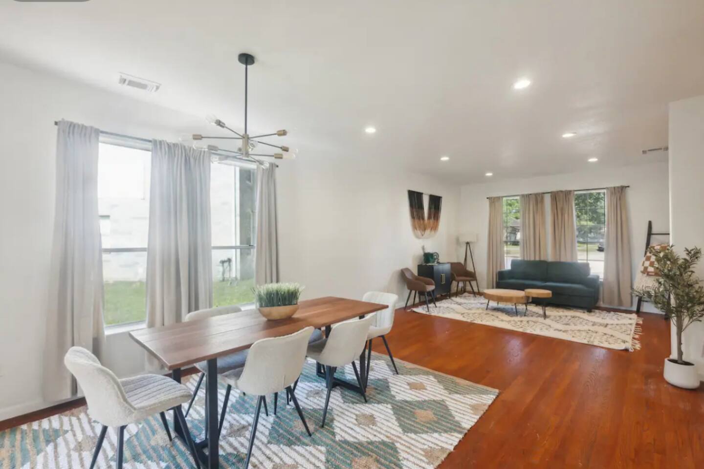 Vintage Texan Cypress Retreat w/ Games & Hot Tub
