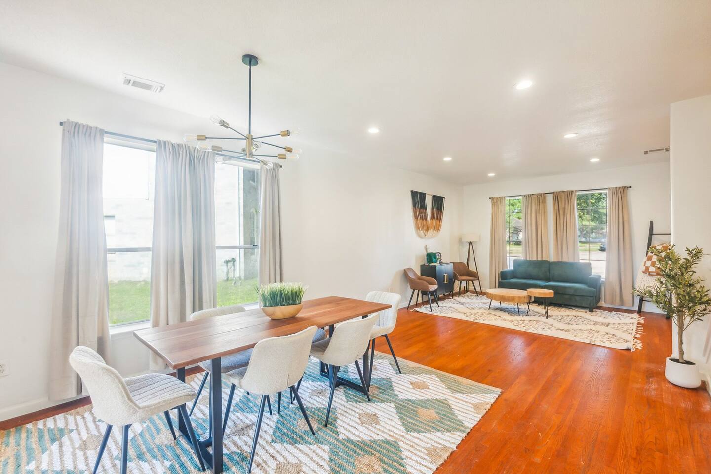Vintage Texan Cypress Retreat w/ Games & Hot Tub