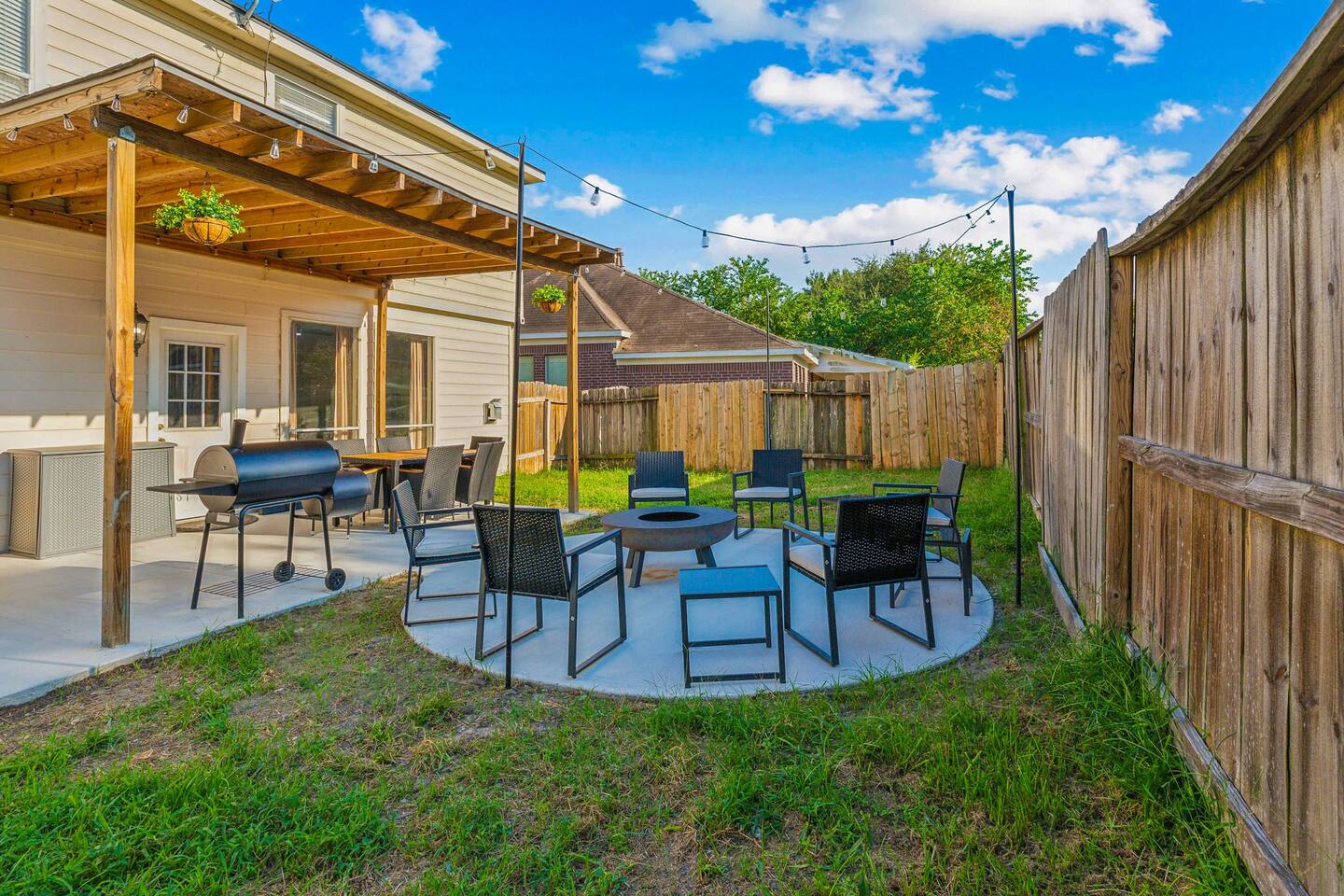 Vintage Texan Cypress Retreat w/ Games & Hot Tub
