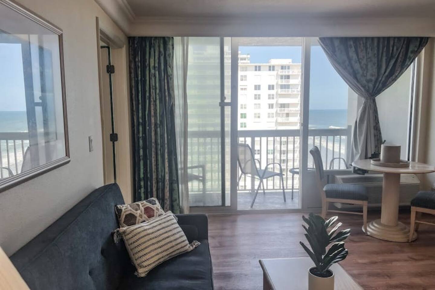 Oceanview Double balcony 1 bdrm
