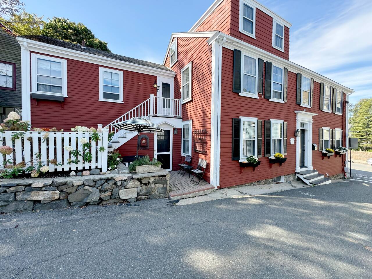 Available This Weekend, 2-Bed Single Level Aptmnt