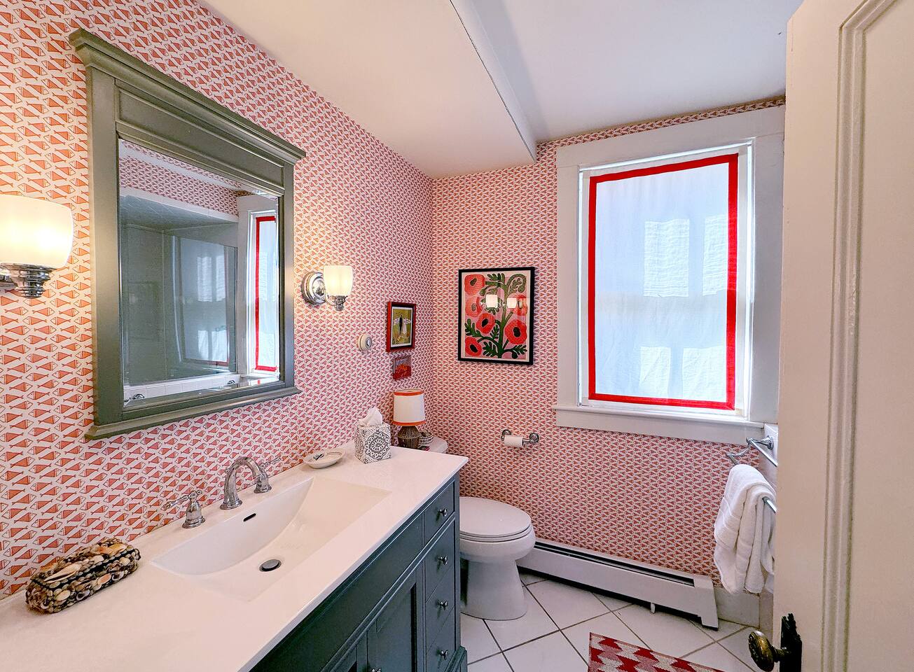 Available This Weekend, 2-Bed Single Level Aptmnt