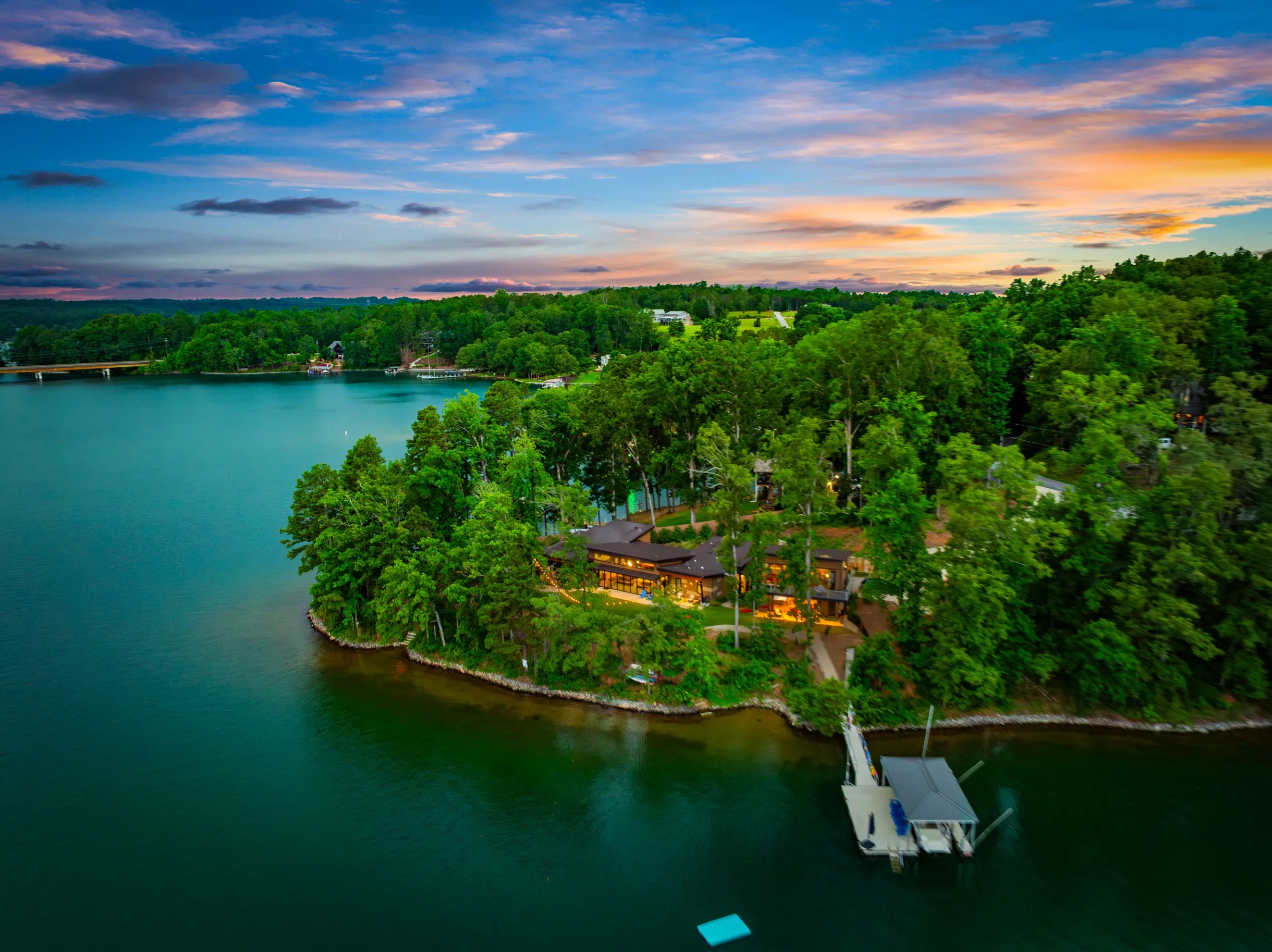 Modern Lakefront Oasis 270° Views, Hot Tub & Dock!