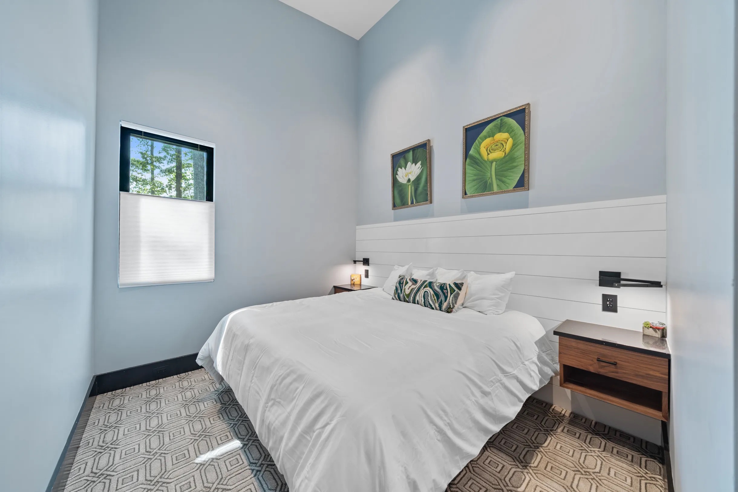 Modern Lakefront Oasis 270° Views, Hot Tub & Dock!