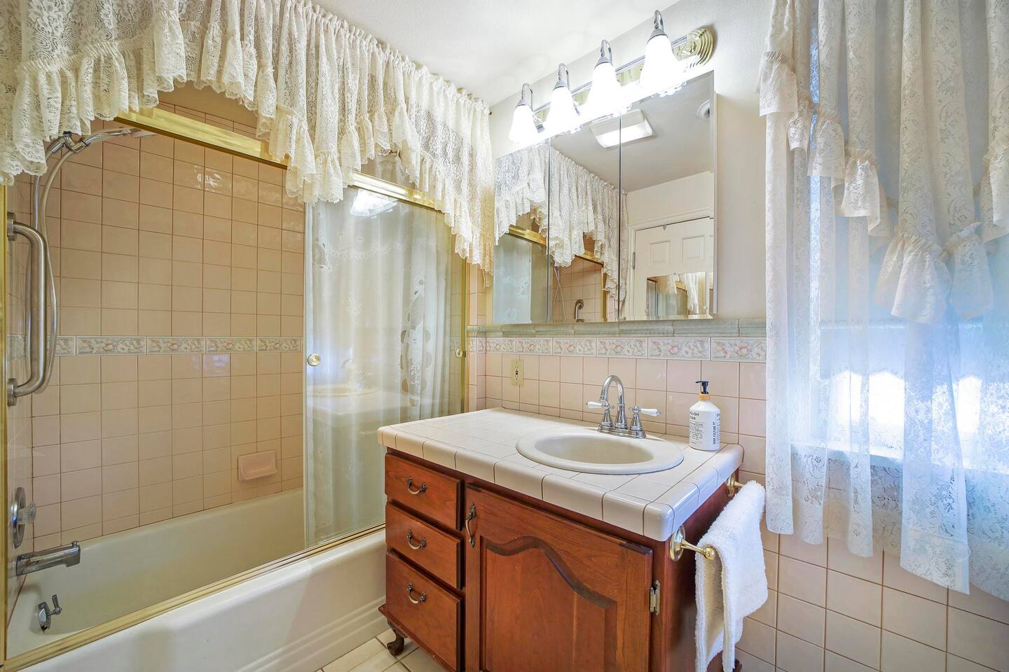 The Classy Country Cottage