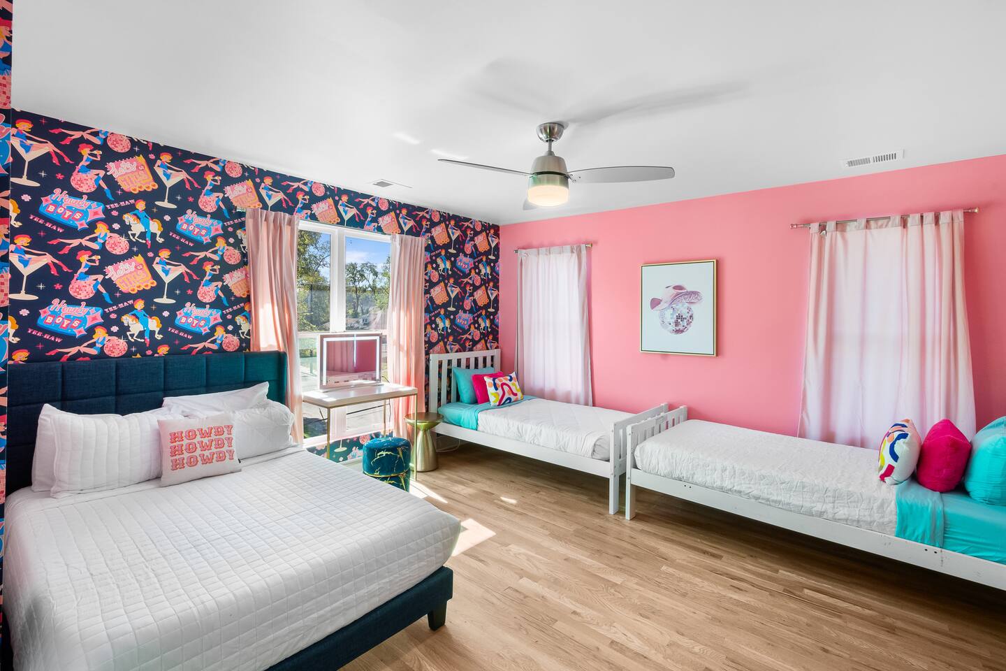 Ultimate Bach 10min to DT IG Walls Every Room