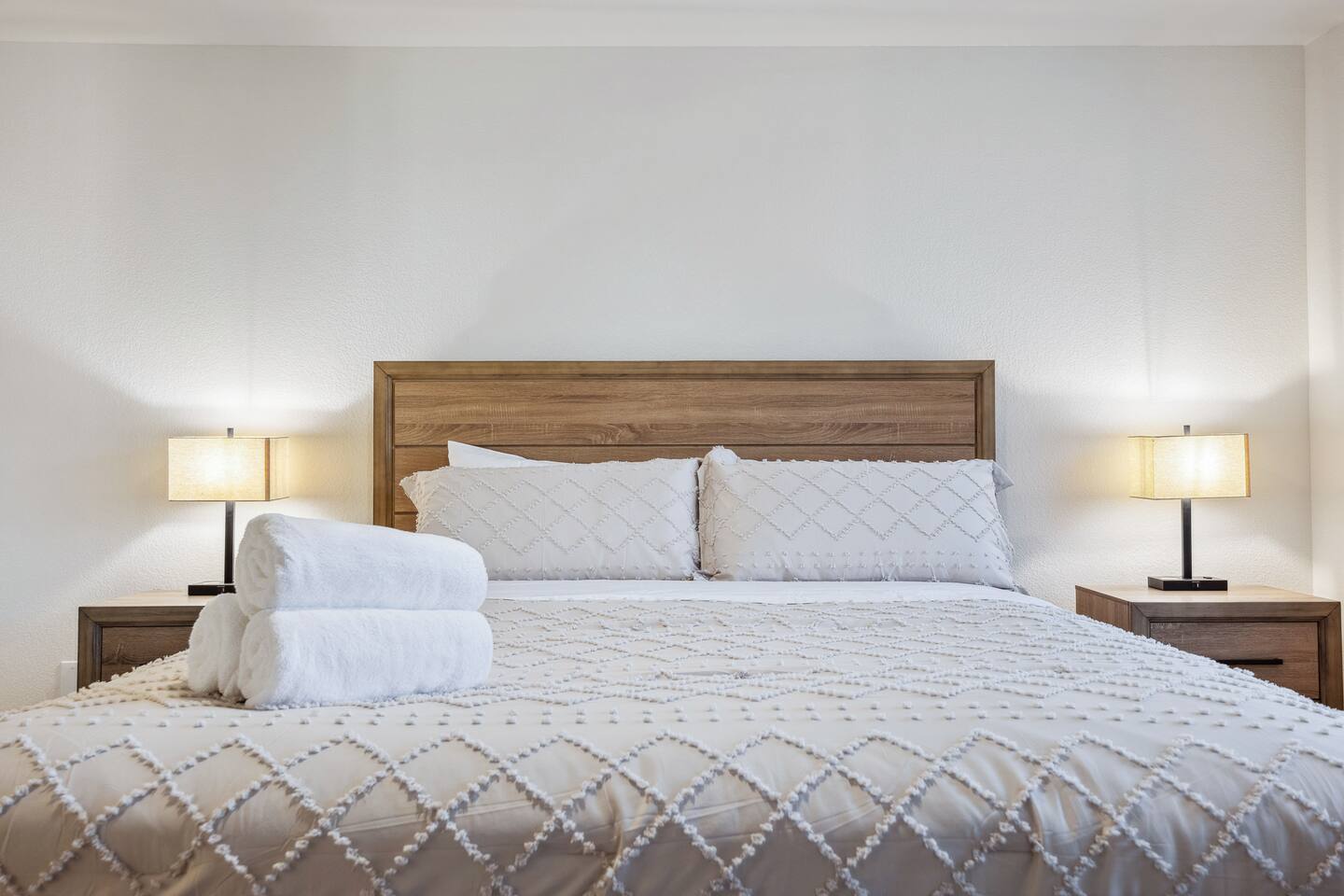 5bd | Sleeps 16 | Minutes to Laughlin | Remodeled