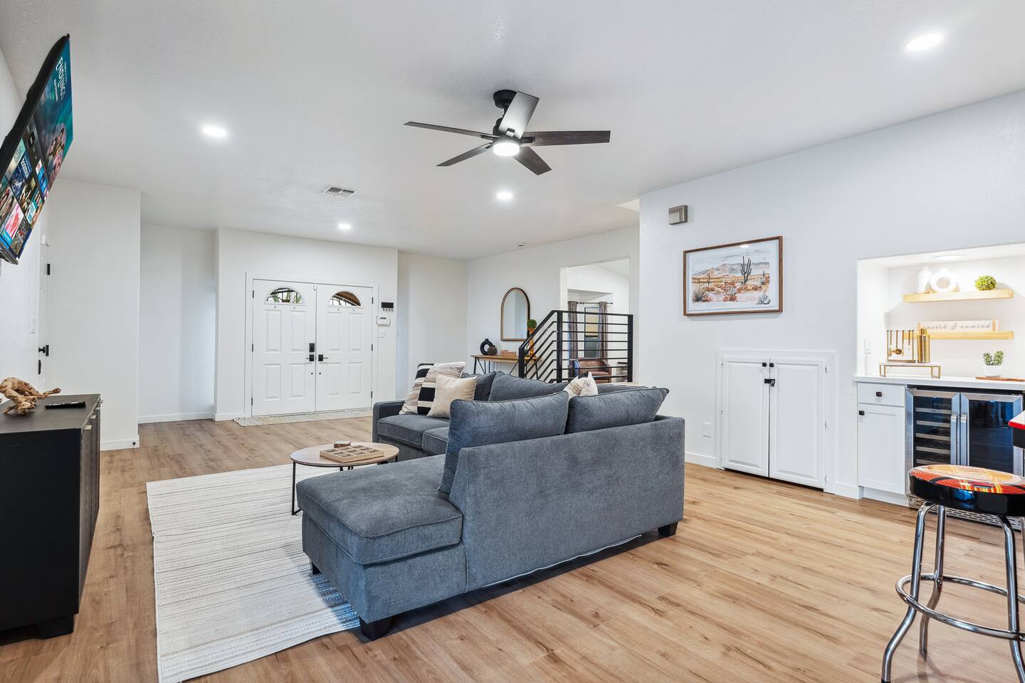 5bd | Sleeps 16 | Minutes to Laughlin | Remodeled