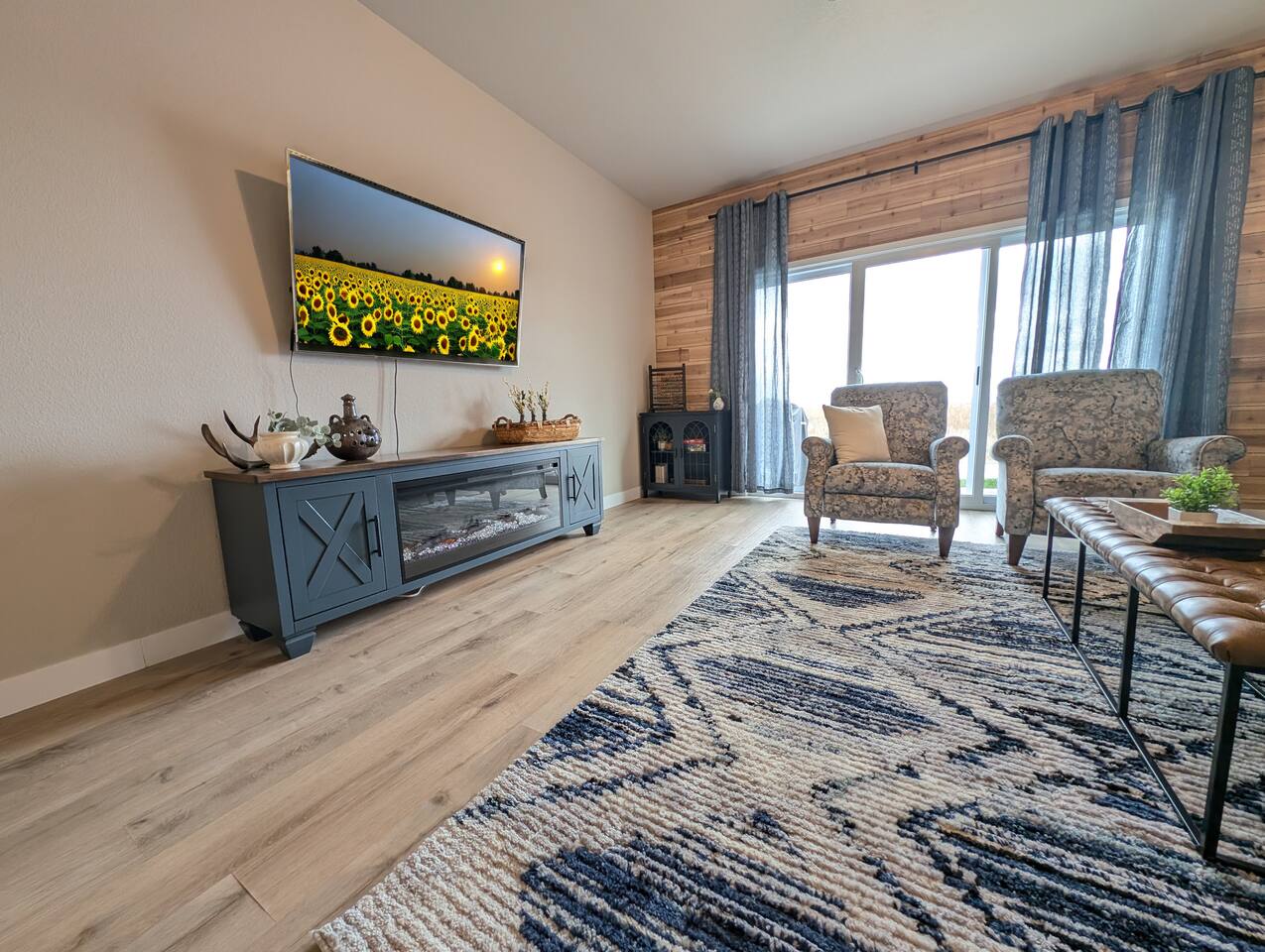 Next to Colbert Hills! Brand new! 2 King beds!