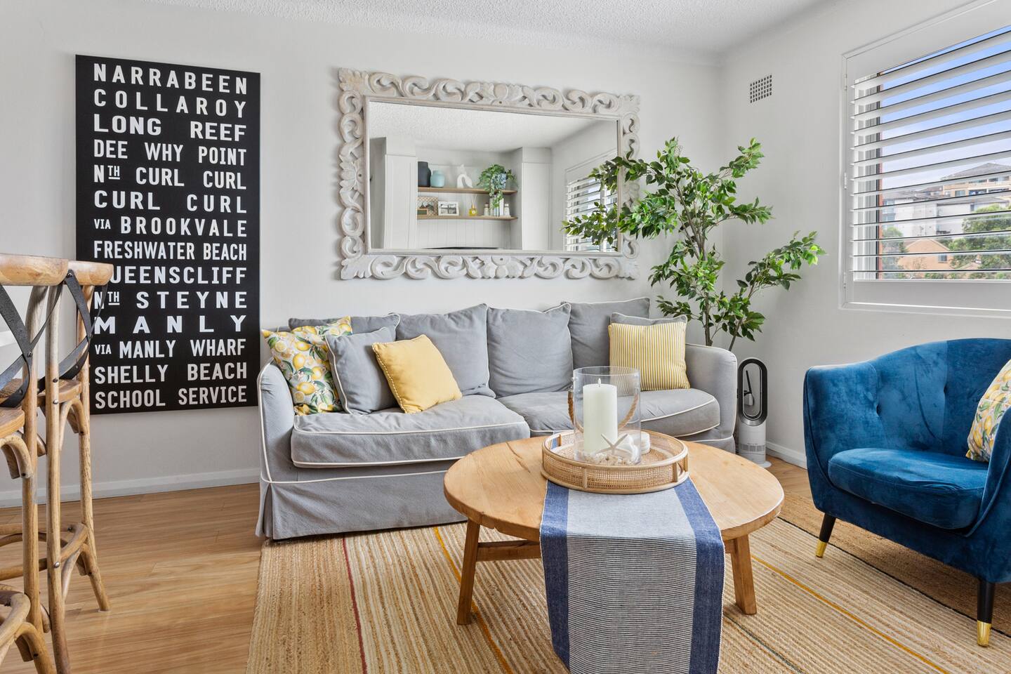Beautiful 2 Bed - Walk 5 mins Beach 3 min Village