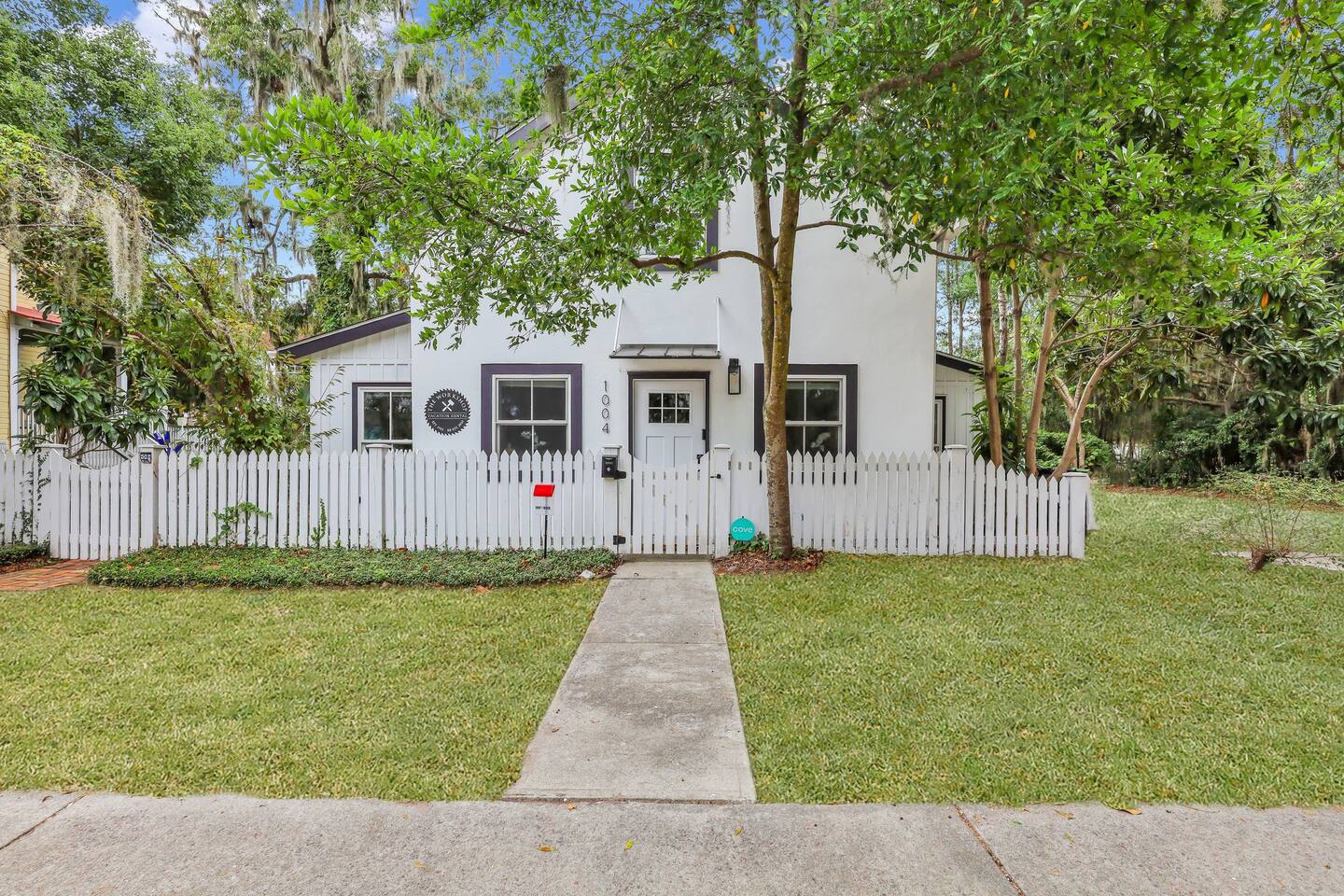 Historic | Walk Downtown | Open Concept | Fire-pit