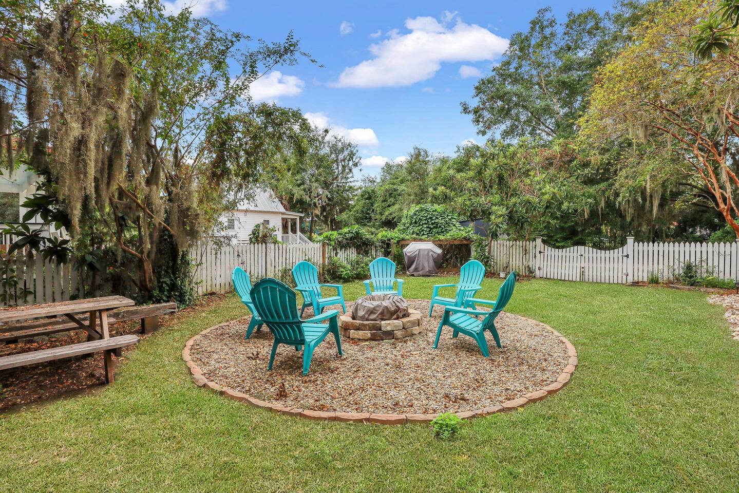 Historic | Walk Downtown | Open Concept | Fire-pit