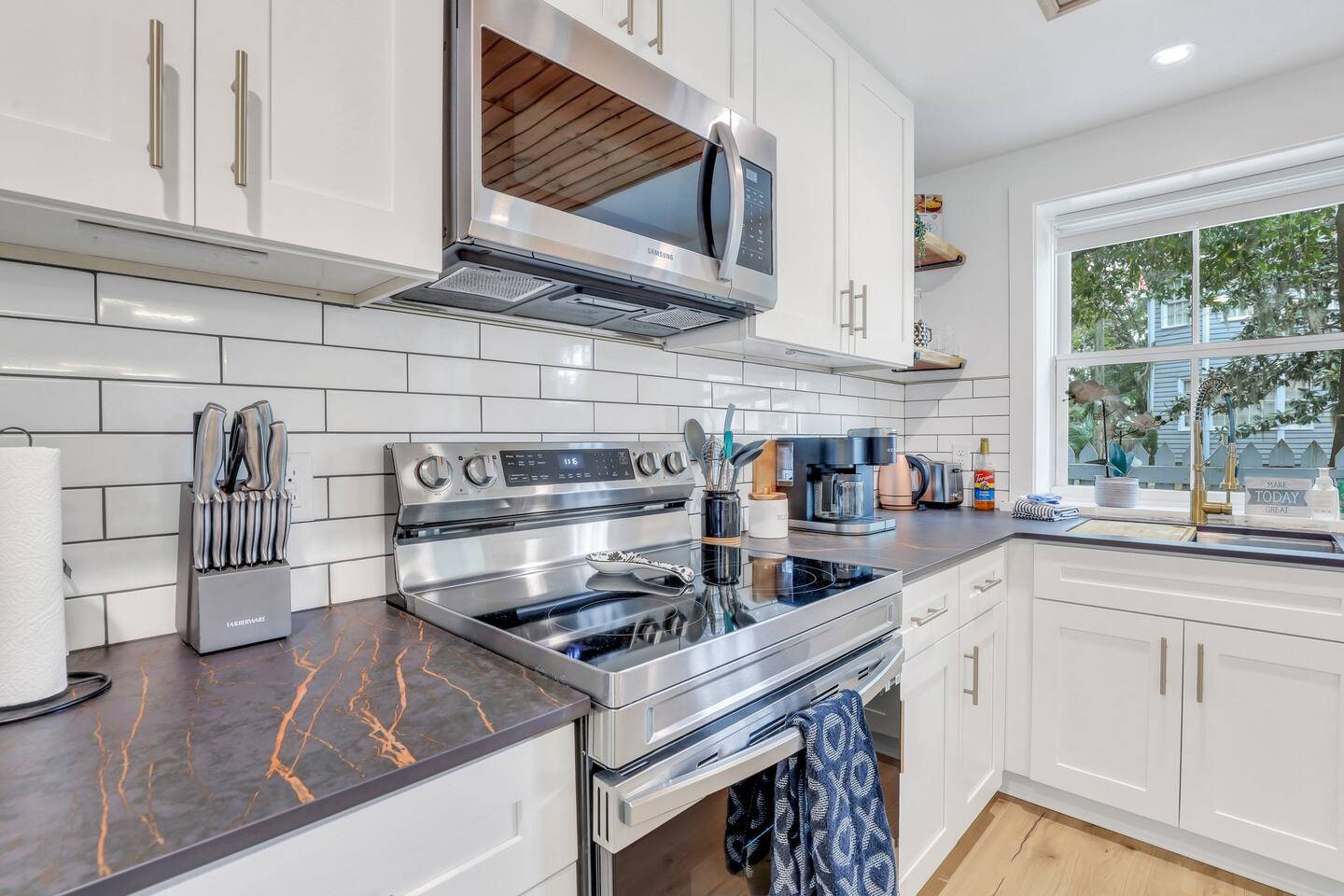 Historic | Walk Downtown | Open Concept | Fire-pit