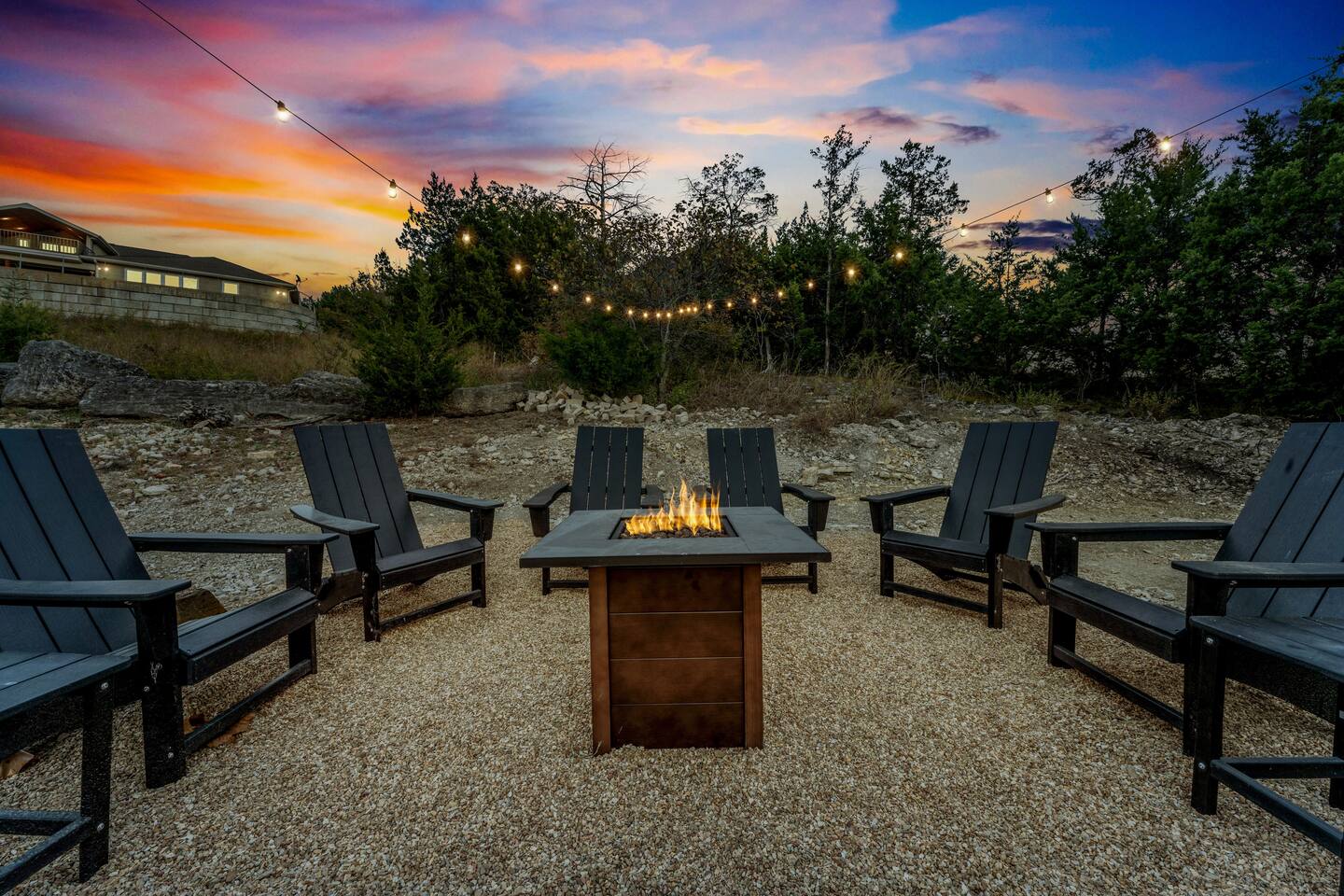 Lake Views & access! Summer Pool, Hot tub, Firepit