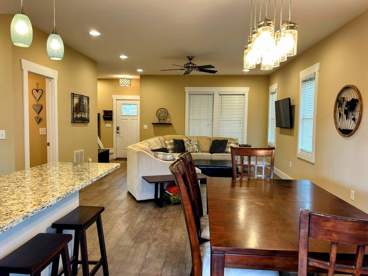 Downtown Gem | Walk Everywhere | Hot Tub | Bunks
