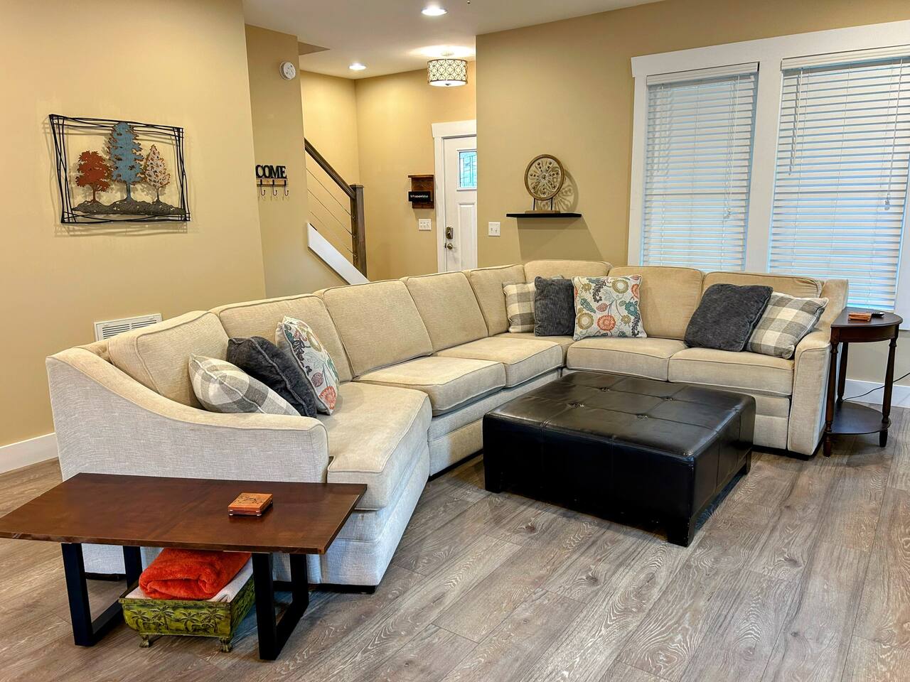 Downtown Gem | Walk Everywhere | Hot Tub | Bunks