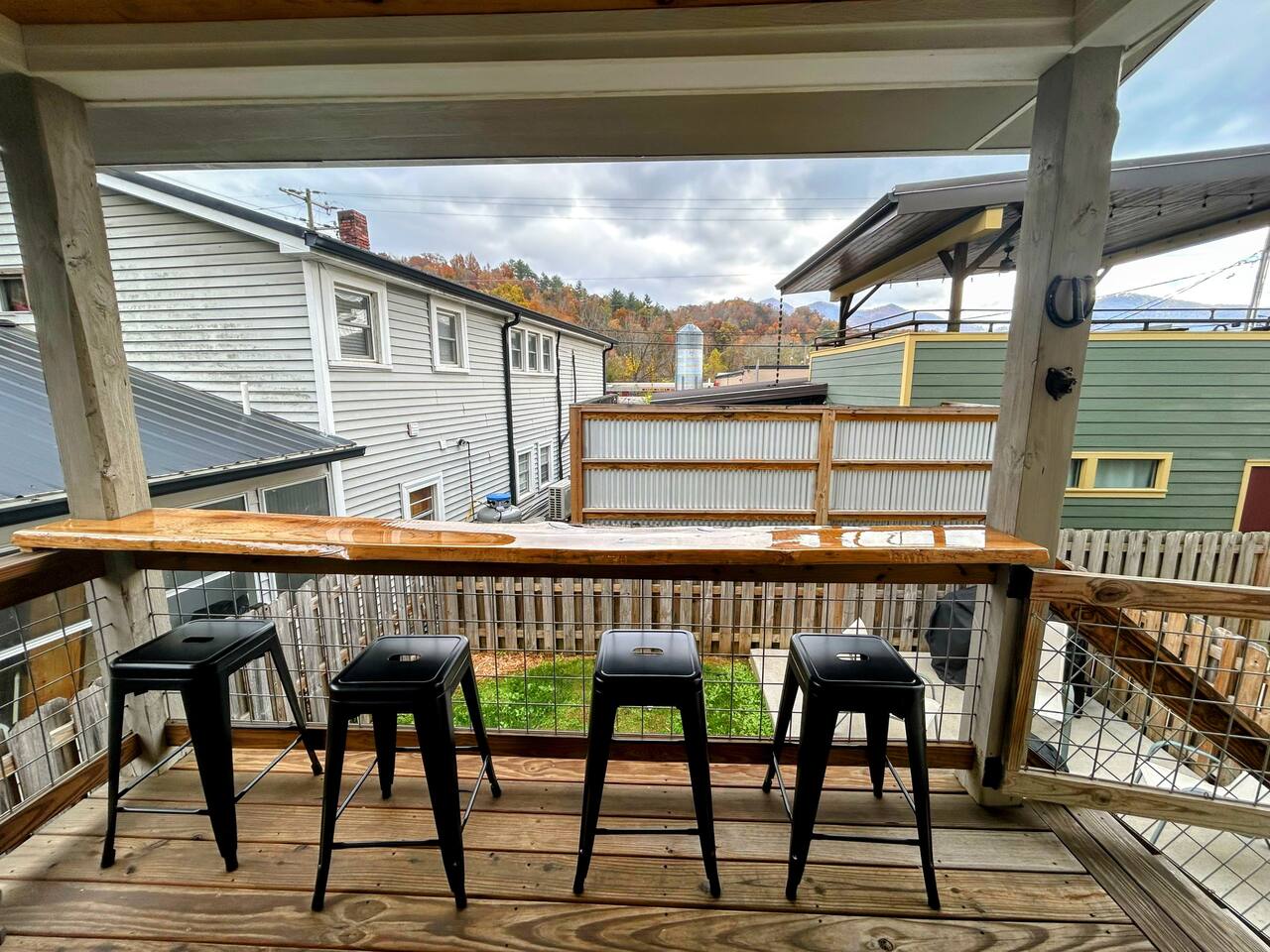 Downtown Gem | Walk Everywhere | Hot Tub | Bunks
