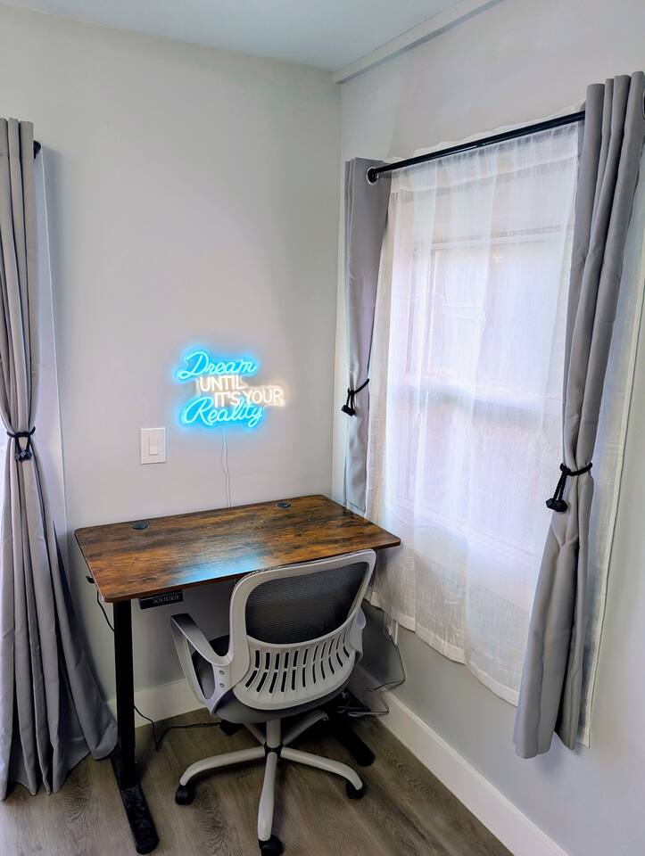 Newly Renovated Charming Apt! 30 Mins to Manhattan