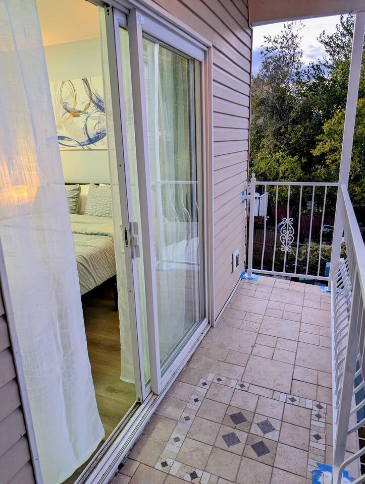 Newly Renovated Charming Apt! 30 Mins to Manhattan