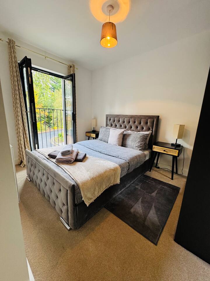 #13 Elegant Solihull Townhouse Sleeps 10 NEC/BHX β Solihull β vacation rental