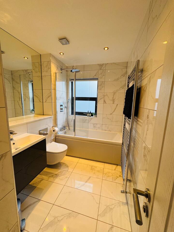 #13 Elegant Solihull Townhouse Sleeps 10 NEC/BHX