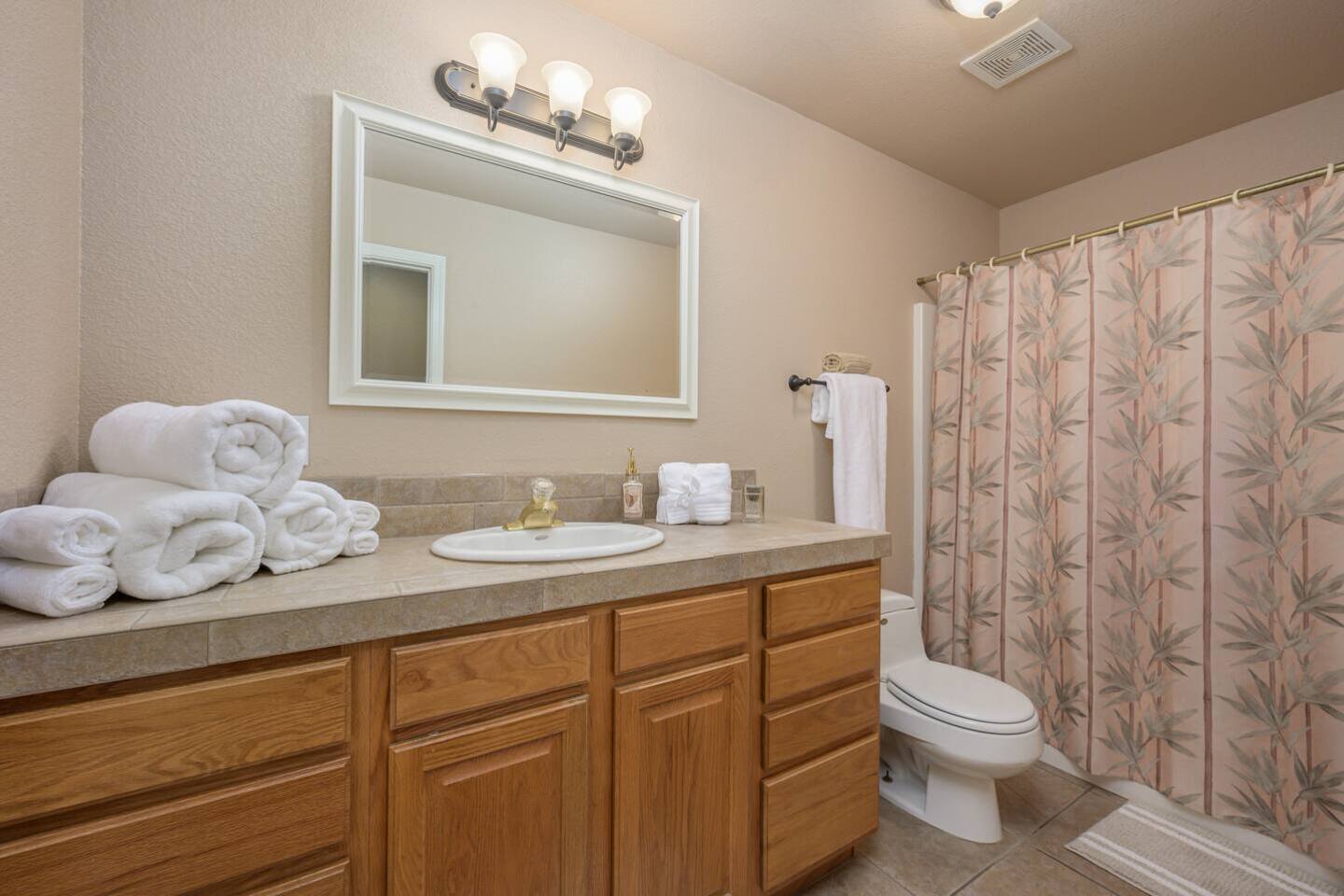 The Grotto | Pool | Spa | 3bd | Views | Sleeps 10