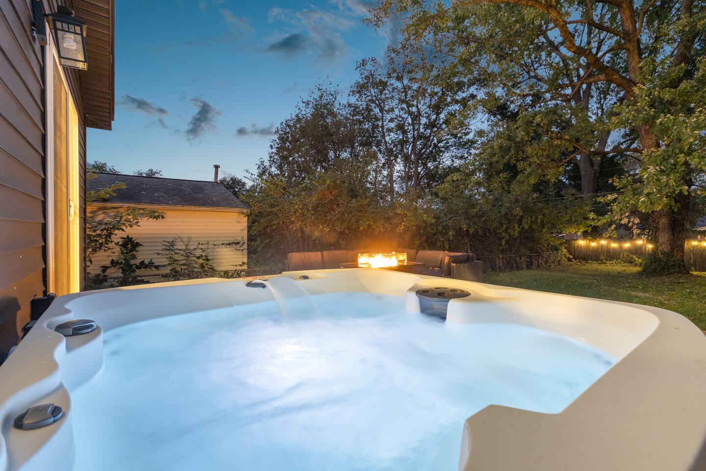 The Luxe Hot Tub10 Min Keenland12 Min Downtown