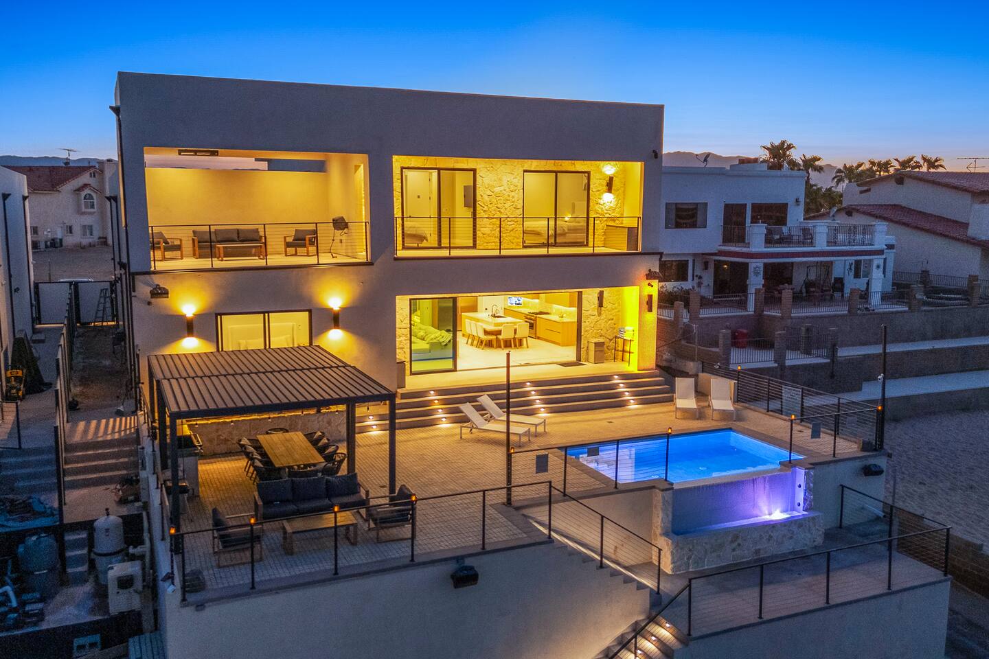 Luxury Riverfront | Beach | 6bd | Pool | Sleeps 16