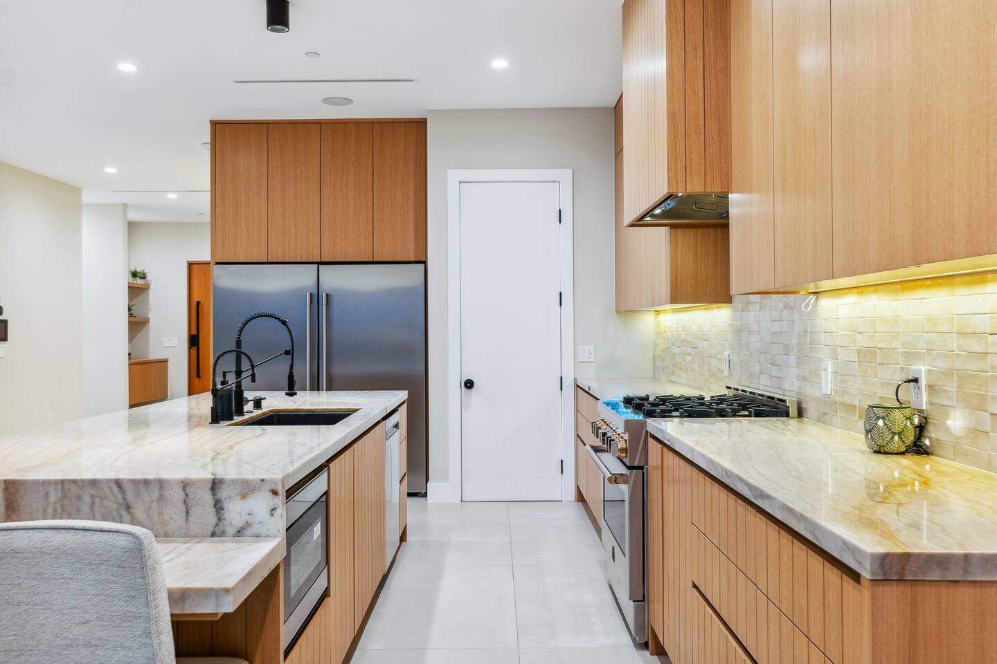 Luxury Riverfront | Beach | 6bd | Pool | Sleeps 16