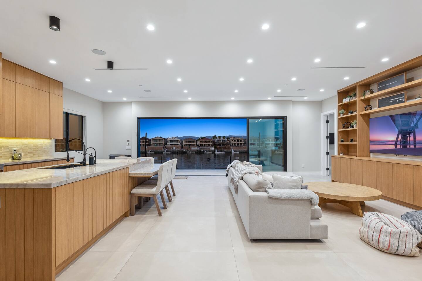 Luxury Riverfront | Beach | 6bd | Pool | Sleeps 16