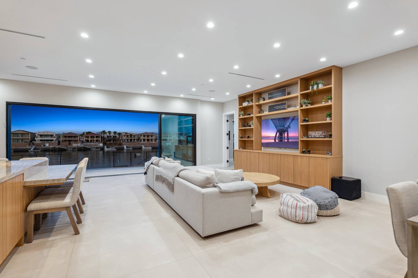 Luxury Riverfront | Beach | 6bd | Pool | Sleeps 16