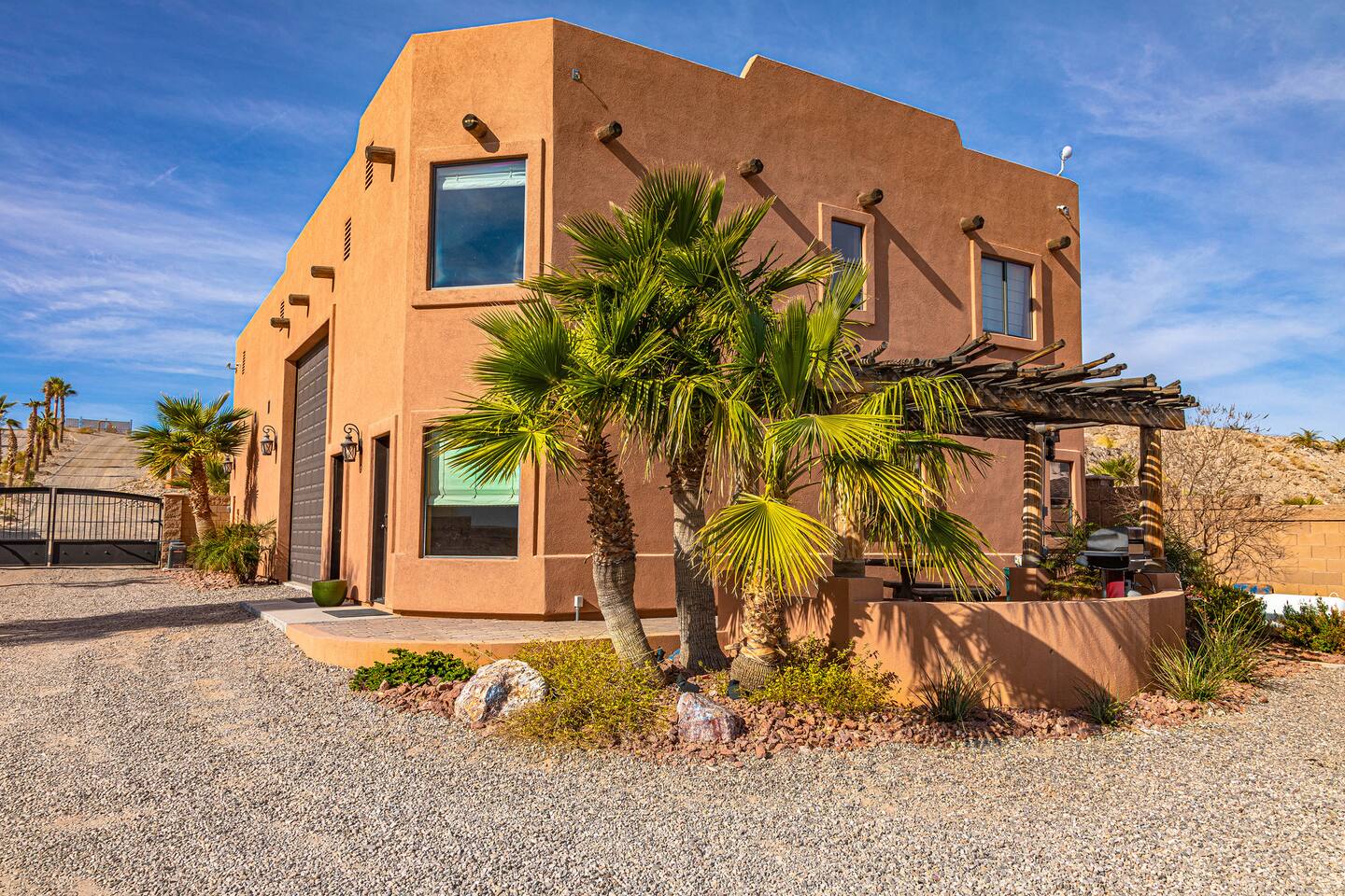 Stunning Villa | Private Beach & Launch | 5bd