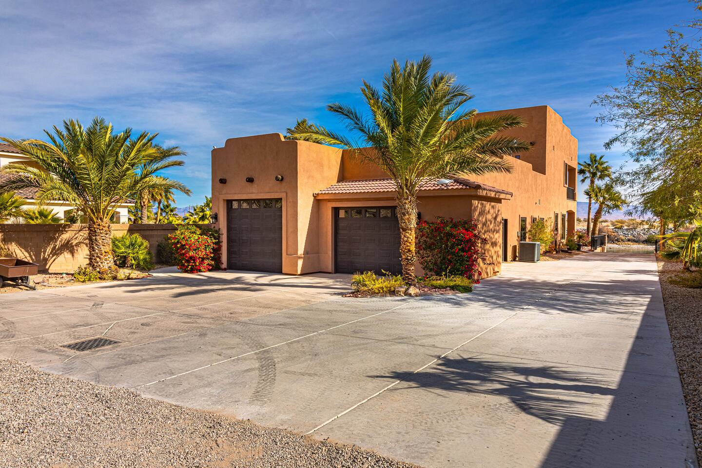 Stunning Villa | Private Beach & Launch | 5bd