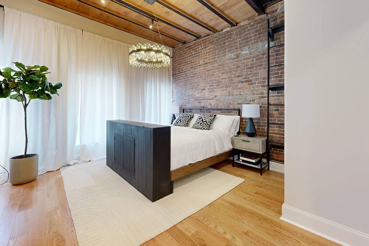 Entire Luxury Townhouse Midtown