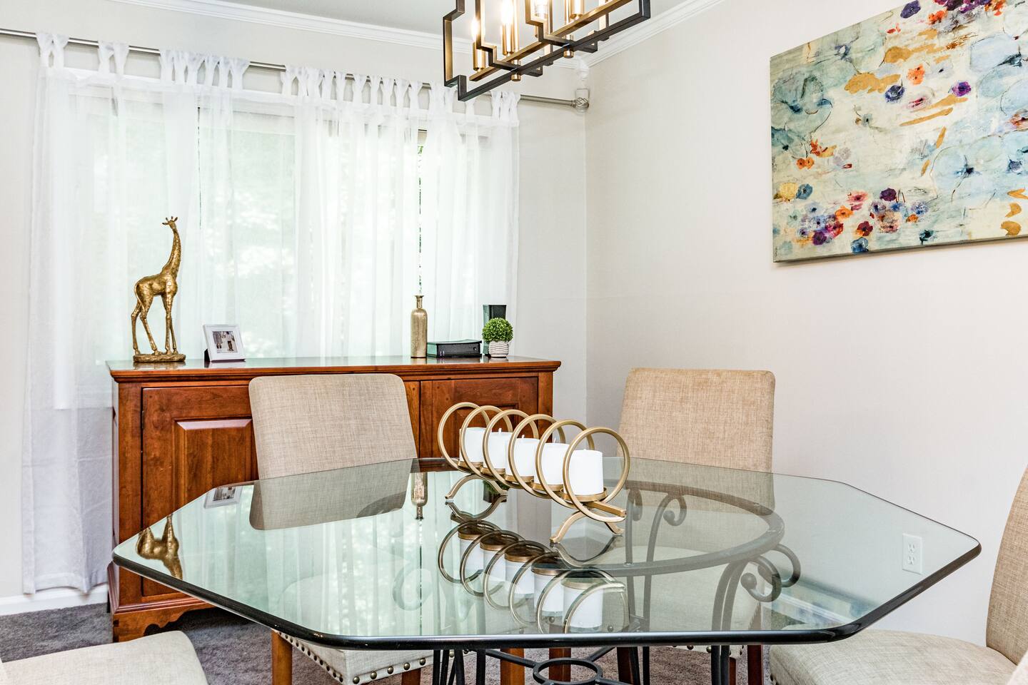 Great townhome near N. Hills with community pool