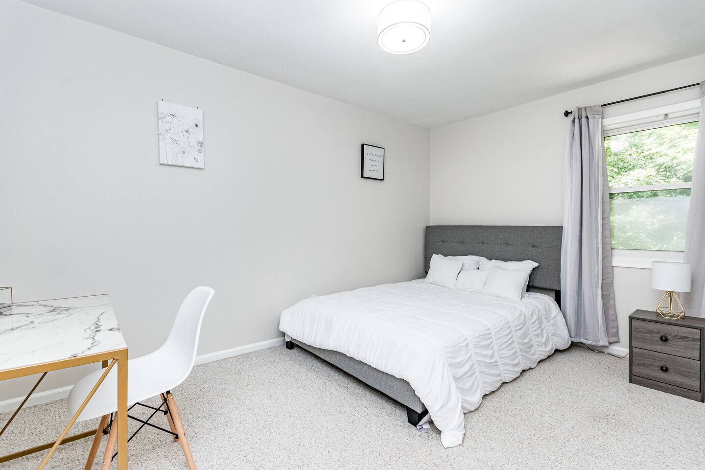 Great townhome near N. Hills with community pool
