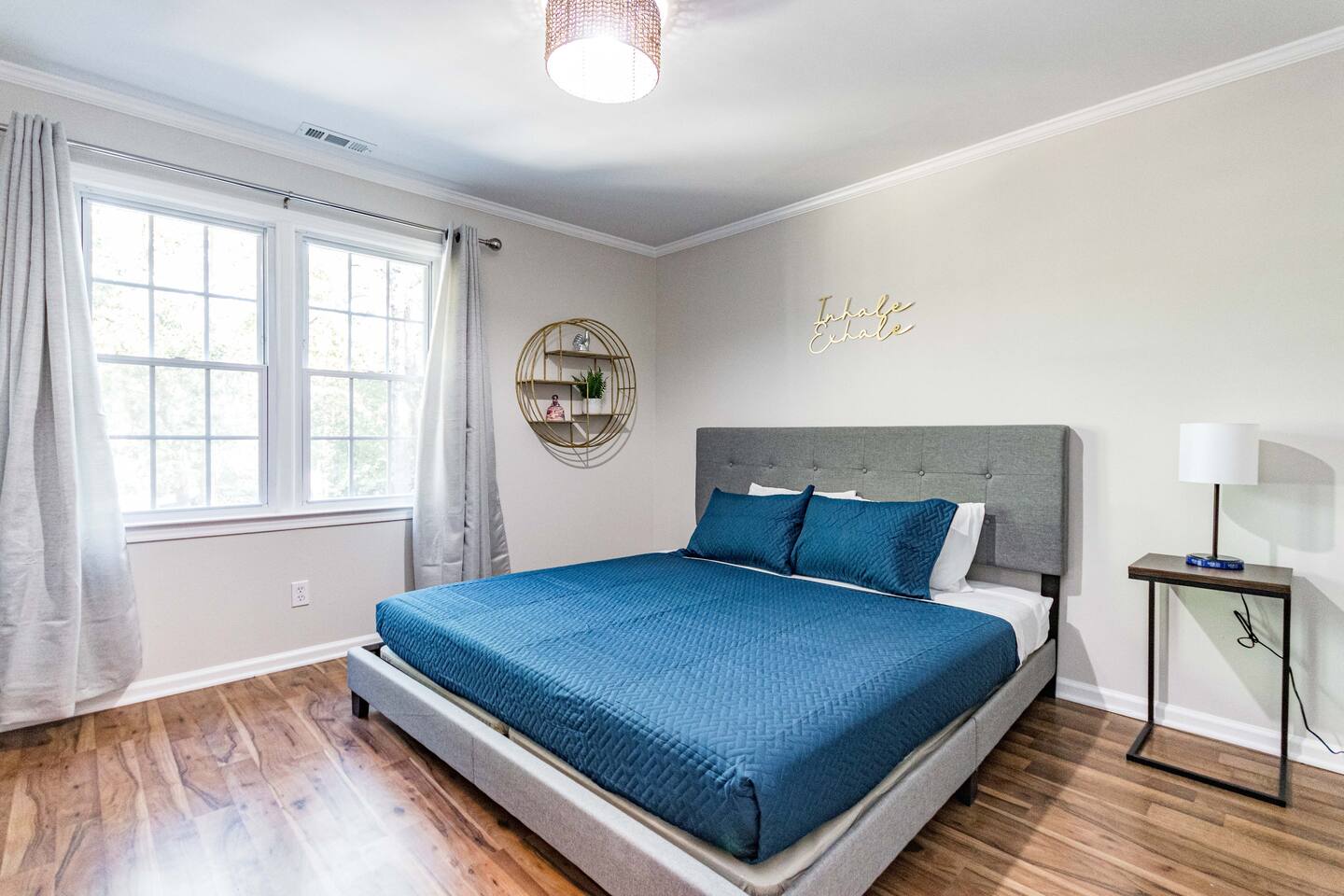 Perfectly located 2 en suite townhome in Raleigh