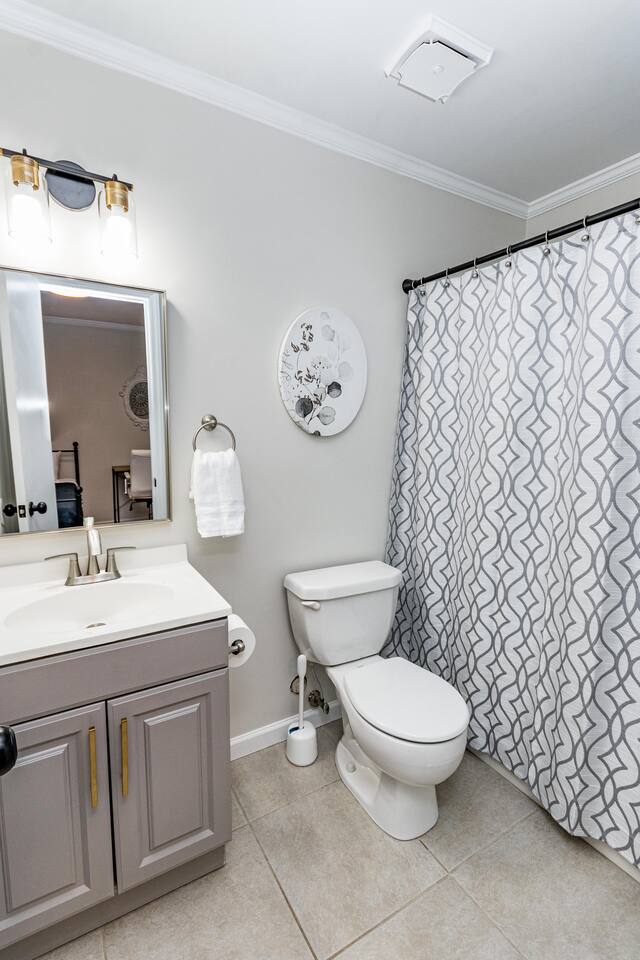 Comfortable 2 en suite townhome near DT Raleigh