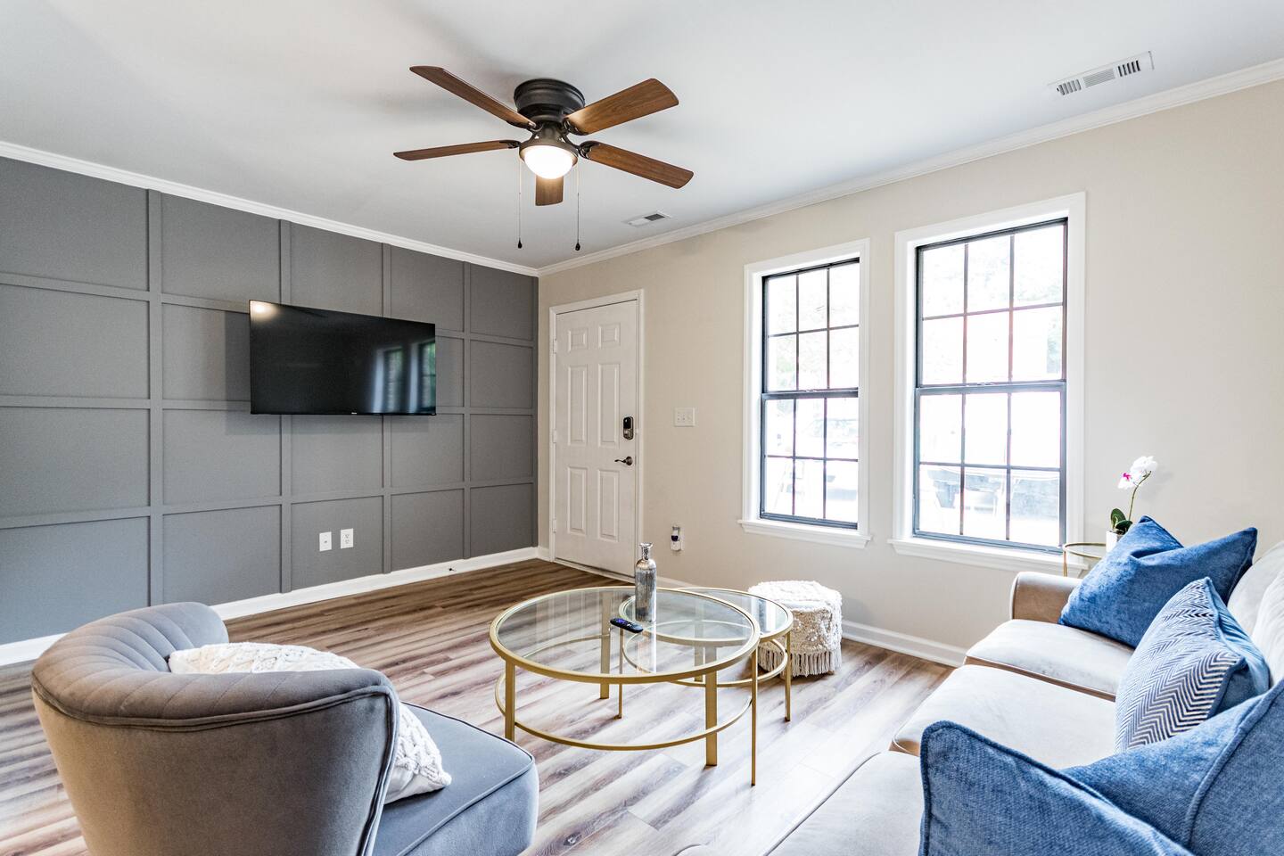 Beautiful 2 bdr Townhome w King bed and free wifi — Raleigh — vacation rental